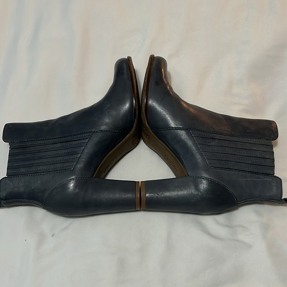 Ecco Blue Leather Chelsea Boots - Picture 6 of 9